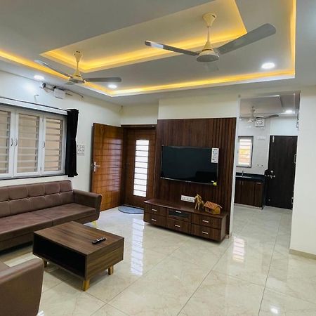 Luxurious 3 BHK Villa In Bhuj - Shivani Homestay Esterno foto