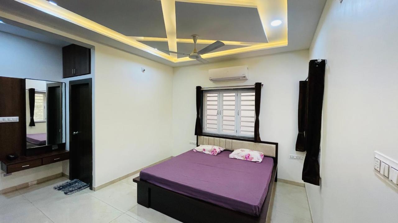 Luxurious 3 BHK Villa In Bhuj - Shivani Homestay Esterno foto