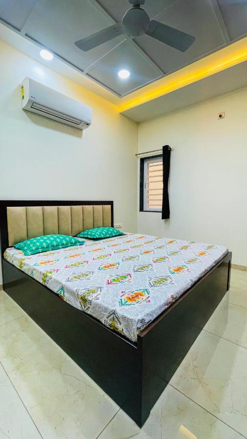 Luxurious 3 BHK Villa In Bhuj - Shivani Homestay Esterno foto